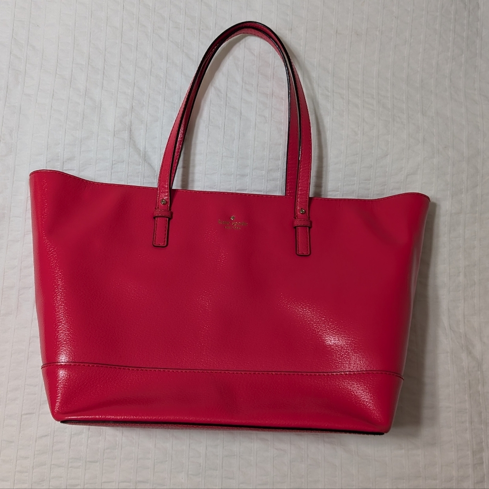 Kate Spade tote bag with zipper closure